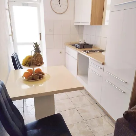 Rose * Zaton (Sibenik-Knin)