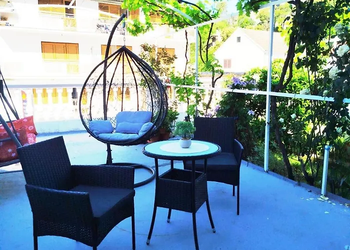 Rose Zaton (Sibenik-Knin)